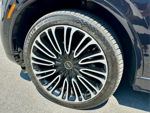 Used 2023 Lincoln Aviator Black Label w/ Dynamic Handling Package AWD/4WD image 9