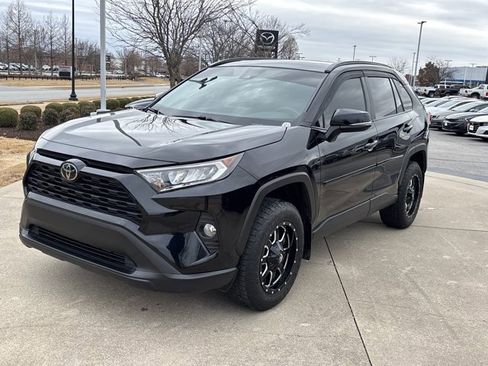 Used 2021 Toyota RAV4 XLE w/ Convenience Package image 12