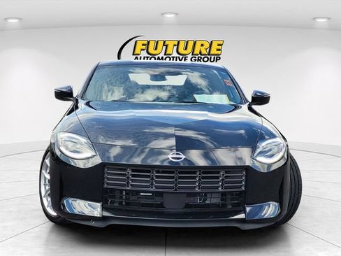 Certified 2024 Nissan Z Performance w/ Floor Mat Package RWD image 2