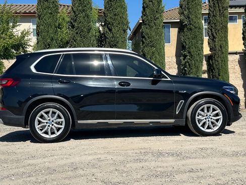Used 2023 BMW X5 xDrive45e w/ Parking Assistance Package AWD/4WD image 3