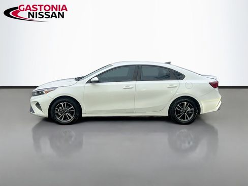 Used 2024 Kia Forte LXS w/ LXS Technology Package image 5