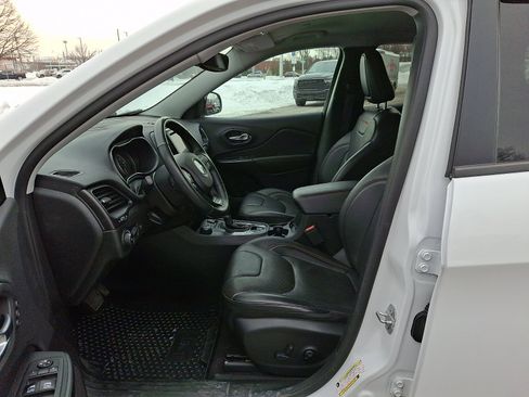 Used 2019 Jeep Cherokee Trailhawk image 15