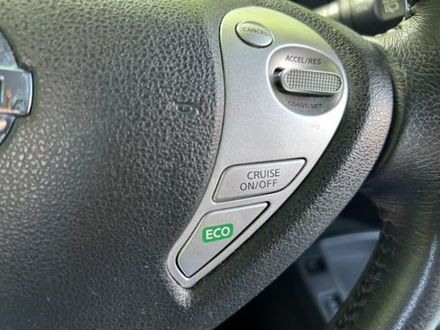 Used 2015 Nissan Leaf SL FWD image 19