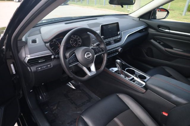 Used 2025 Nissan Altima 2.5 SR AWD/4WD image 8
