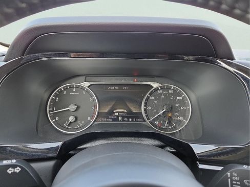 Used 2025 Nissan Pathfinder SV image 23