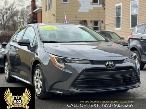 Used 2023 Toyota Corolla LE FWD image 2