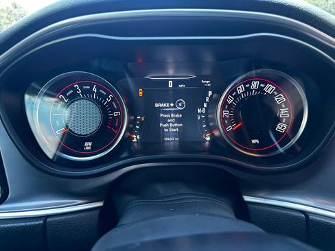 Used 2019 Dodge Challenger SXT image 30