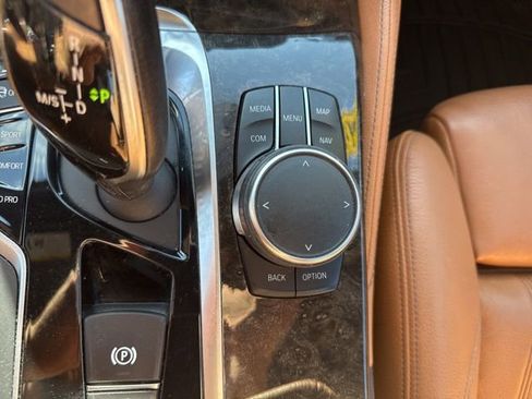 Used 2017 BMW 540i xDrive image 34