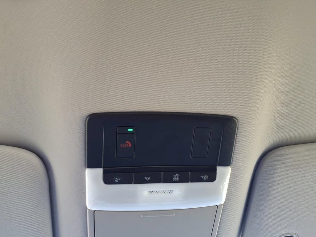 Used 2025 Nissan Pathfinder SL FWD image 25