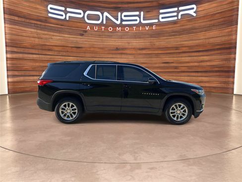 Used 2020 Chevrolet Traverse LT w/ Driver Confidence II Package AWD/4WD image 7