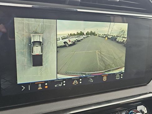 Used 2025 GMC Sierra 2500 AT4 AWD/4WD image 19
