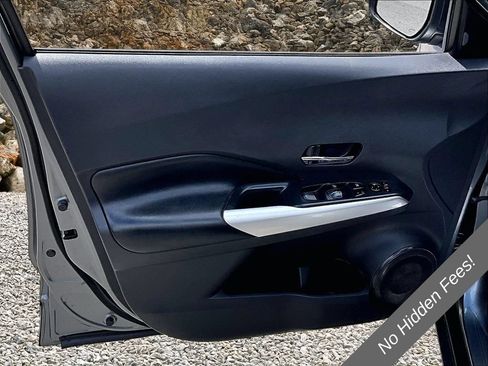 Used 2020 Nissan Kicks SR w/ SR Premium Package FWD image 20