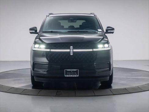 New 2026 Lincoln Navigator Reserve w/ Jet Appearance Package AWD/4WD image 8