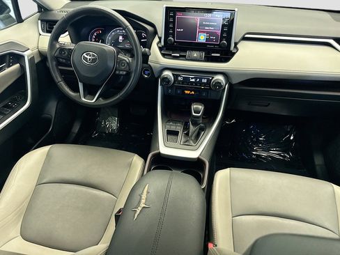 Used 2019 Toyota RAV4 Limited image 13