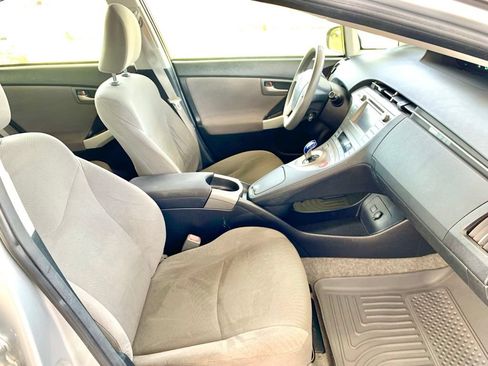 Used 2014 Toyota Prius Two FWD image 26
