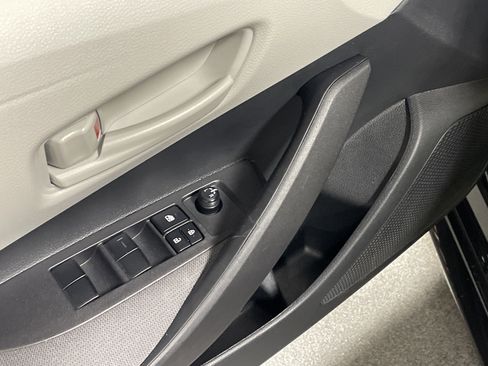 Used 2025 Toyota Corolla LE image 6