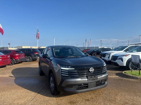 Used 2026 Nissan Kicks S FWD image 2