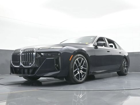 Used 2025 BMW 740i xDrive AWD/4WD image 64