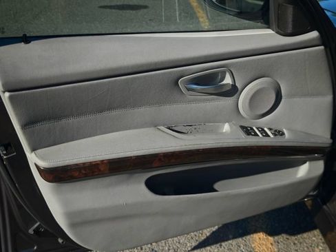 Used 2006 BMW 325i Sedan RWD image 10