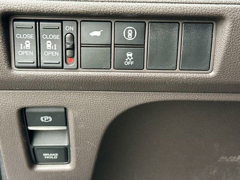 Used 2023 Honda Odyssey EX-L image 6