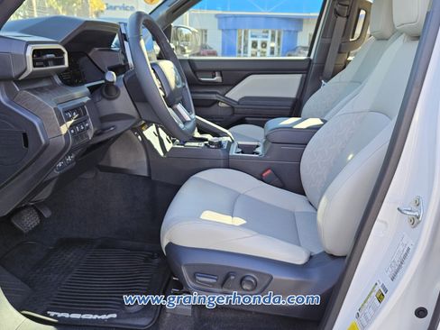 Used 2024 Toyota Tacoma Limited w/ Limited Package (LT) image 10