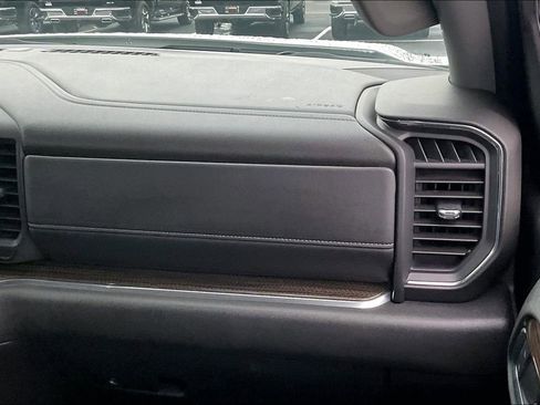 Used 2025 Chevrolet Silverado 1500 LT image 27