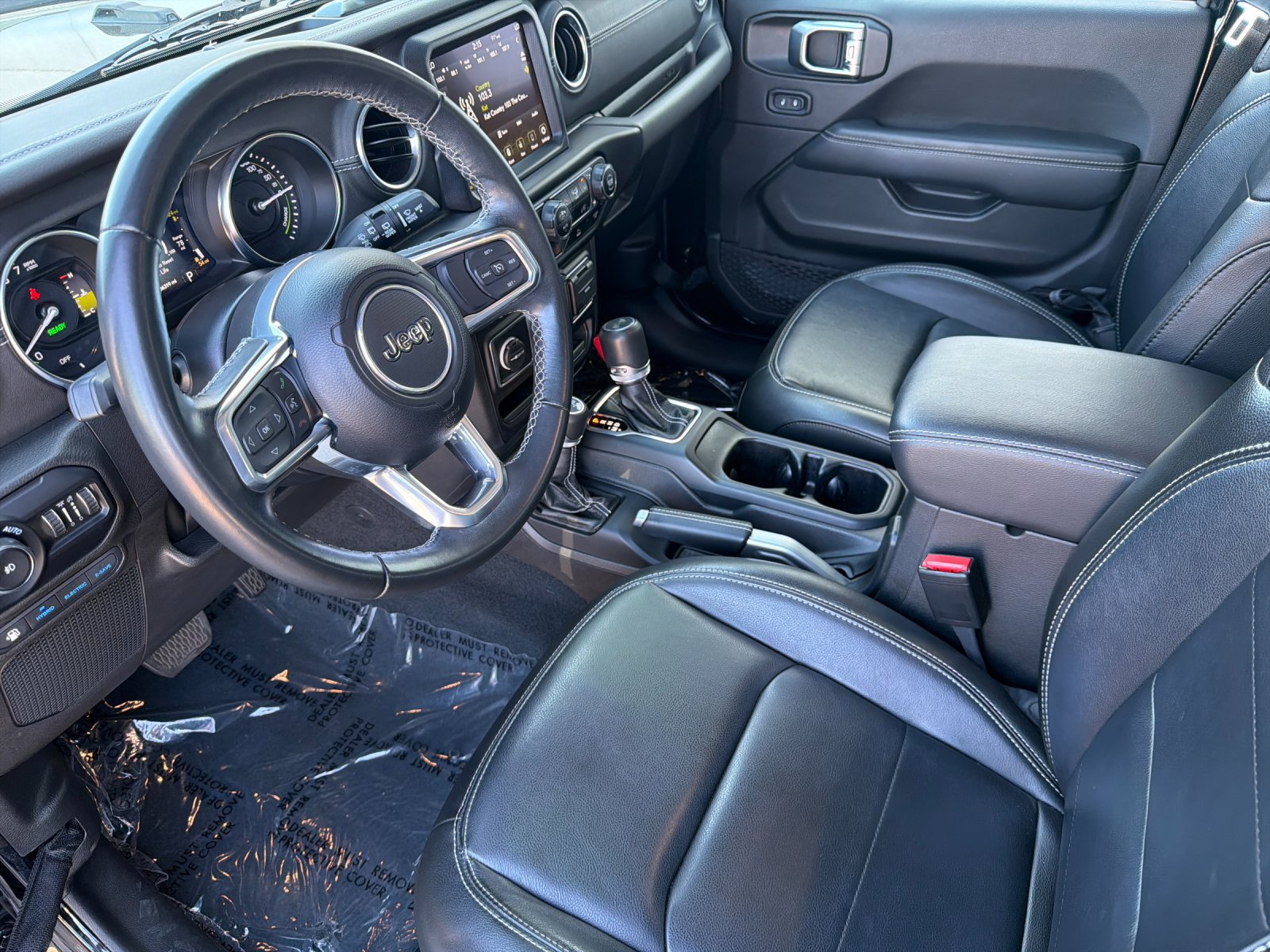 Used 2022 Jeep Wrangler Unlimited Sahara AWD/4WD image 10