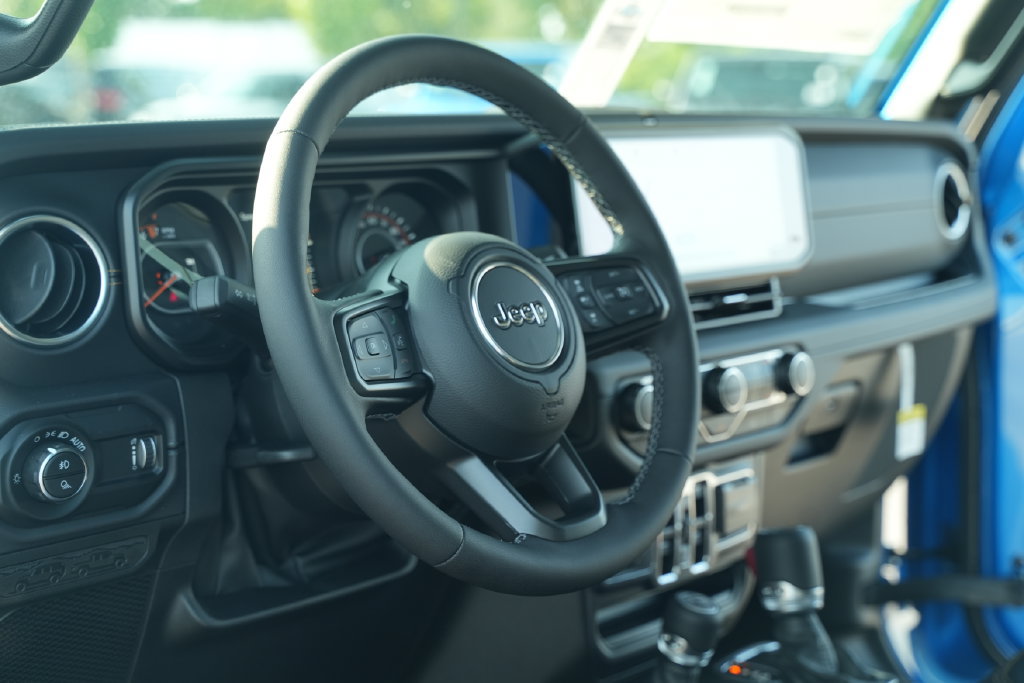 New 2026 Jeep Gladiator Sport AWD/4WD image 24