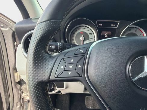 Used 2015 Mercedes-Benz GLA 250 image 27