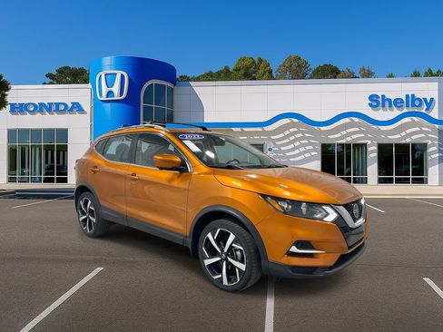 Used 2022 Nissan Rogue Sport SL image 2