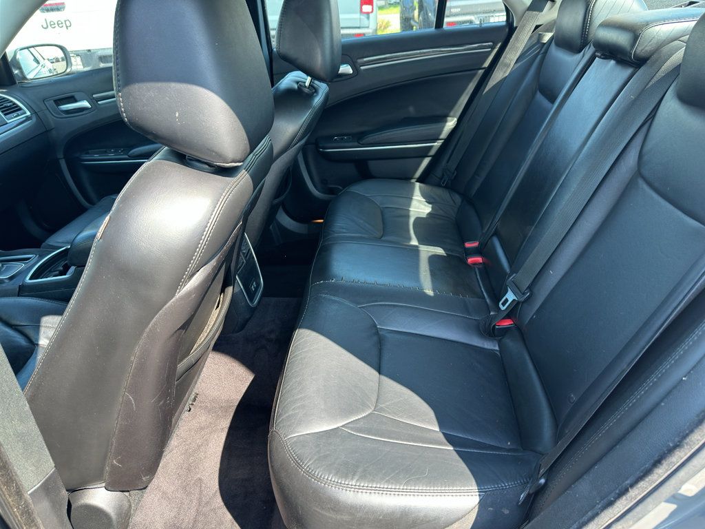 Used 2017 Chrysler 300 Limited AWD/4WD image 18