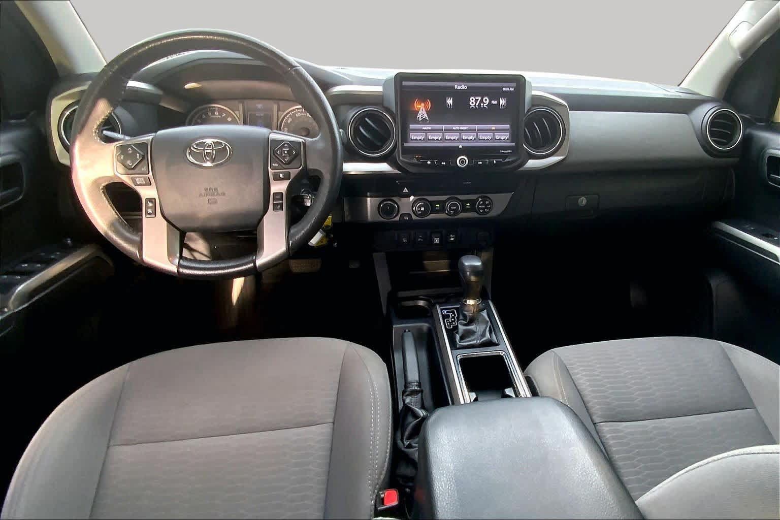 Used 2019 Toyota Tacoma SR5 AWD/4WD image 16