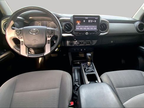 Used 2019 Toyota Tacoma SR5 AWD/4WD image 16