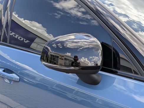 Certified 2023 Volvo XC40 Recharge Plus AWD/4WD image 12