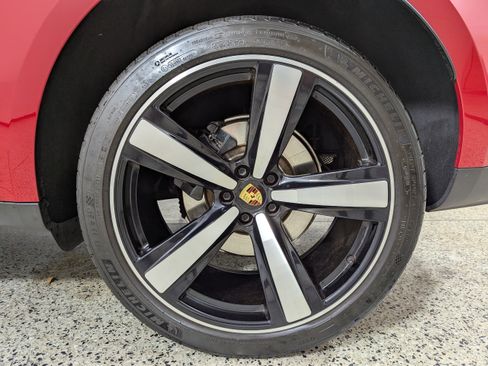 Used 2024 Porsche Macan image 23