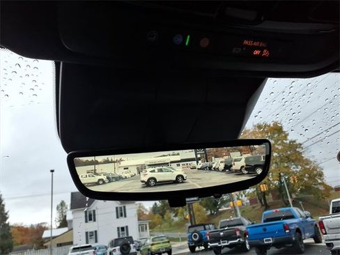 Used 2025 Cadillac Escalade ESV Sport Platinum image 23