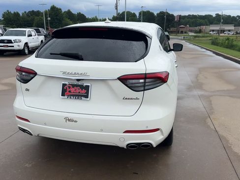Used 2021 Maserati Levante AWD/4WD image 8