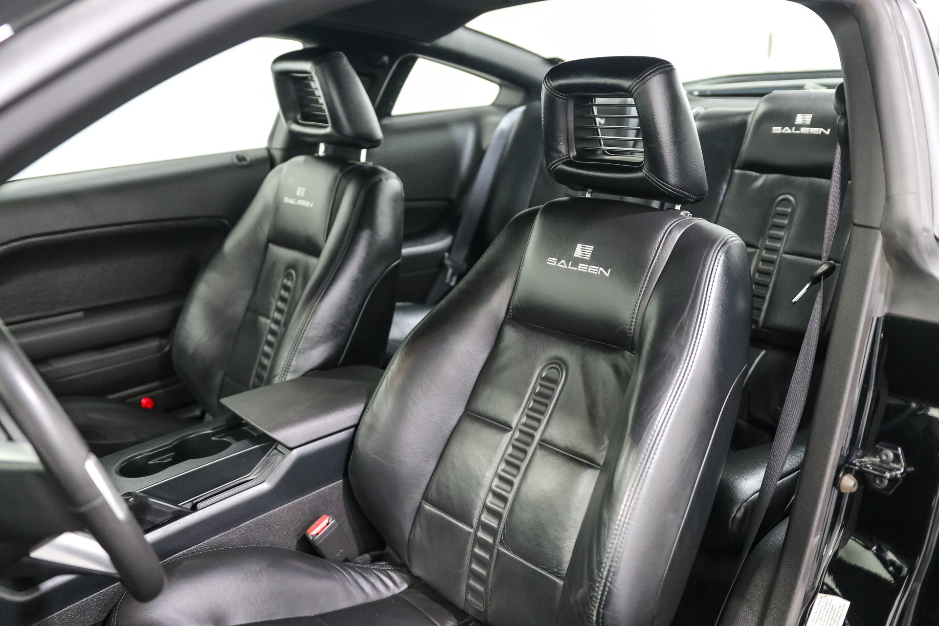 Used 2006 Ford Mustang GT RWD image 15