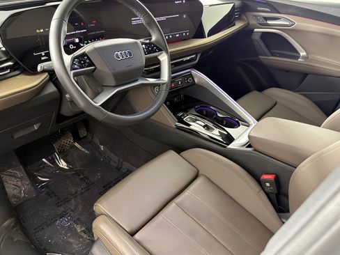 Used 2025 Audi Q5 Premium Plus w/ Premium Plus AWD/4WD image 9