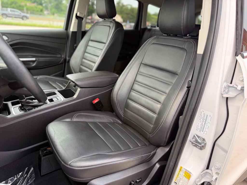Used 2019 Ford Escape Titanium AWD/4WD image 24