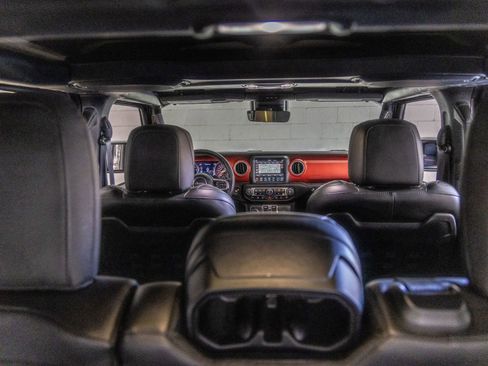 Used 2021 Jeep Wrangler Unlimited Rubicon AWD/4WD image 31
