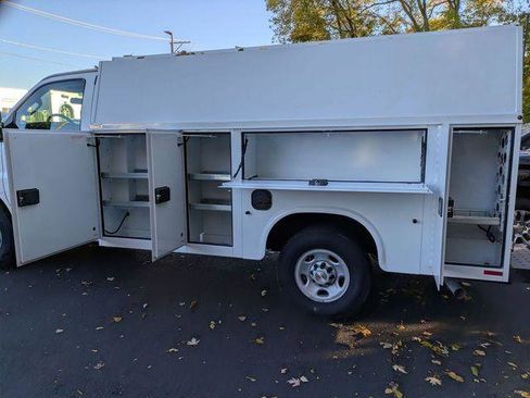 New 2025 Chevrolet Express 3500 w/ Power Convenience Package RWD image 19