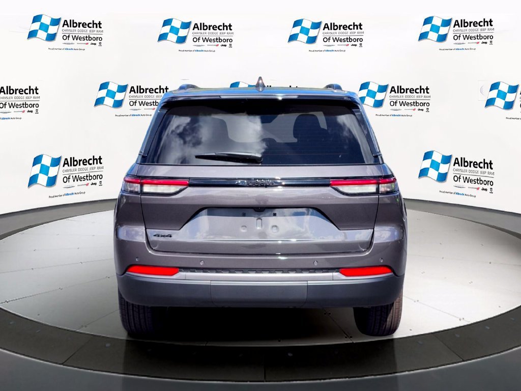 New 2026 Jeep Grand Cherokee Altitude AWD/4WD image 4