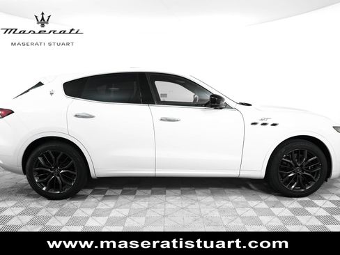 New 2024 Maserati Levante GT Ultima AWD/4WD image 8