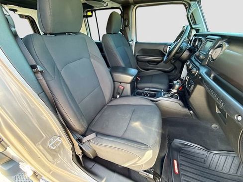 Used 2018 Jeep Wrangler Unlimited Sport AWD/4WD image 26