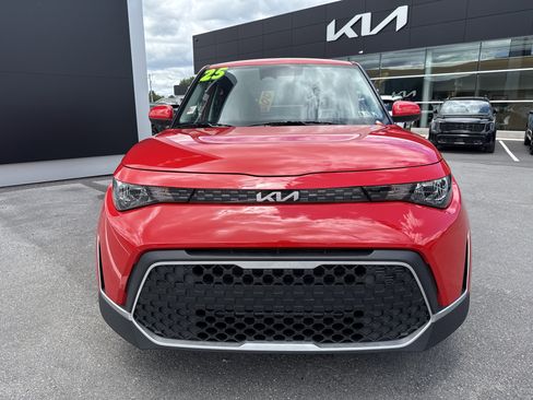 Certified 2025 Kia Soul LX w/ LX Technology Package FWD image 9