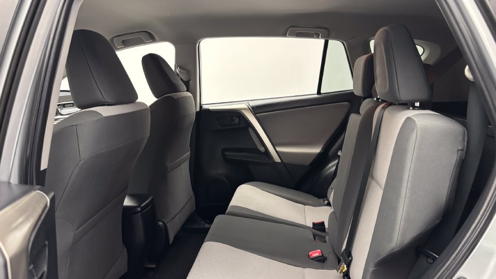Used 2015 Toyota RAV4 LE AWD/4WD image 25