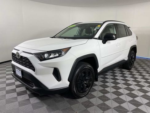 Used 2021 Toyota RAV4 LE AWD/4WD image 4