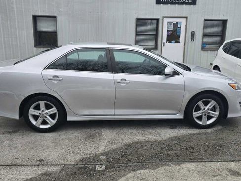 Used 2013 Toyota Camry SE FWD image 6