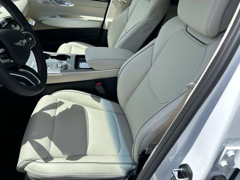 New 2026 Genesis GV70 2.5T Advanced image 13
